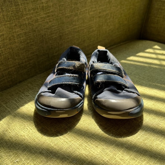 See Kai Run lightning bolt sneakers - Picture 2 of 4